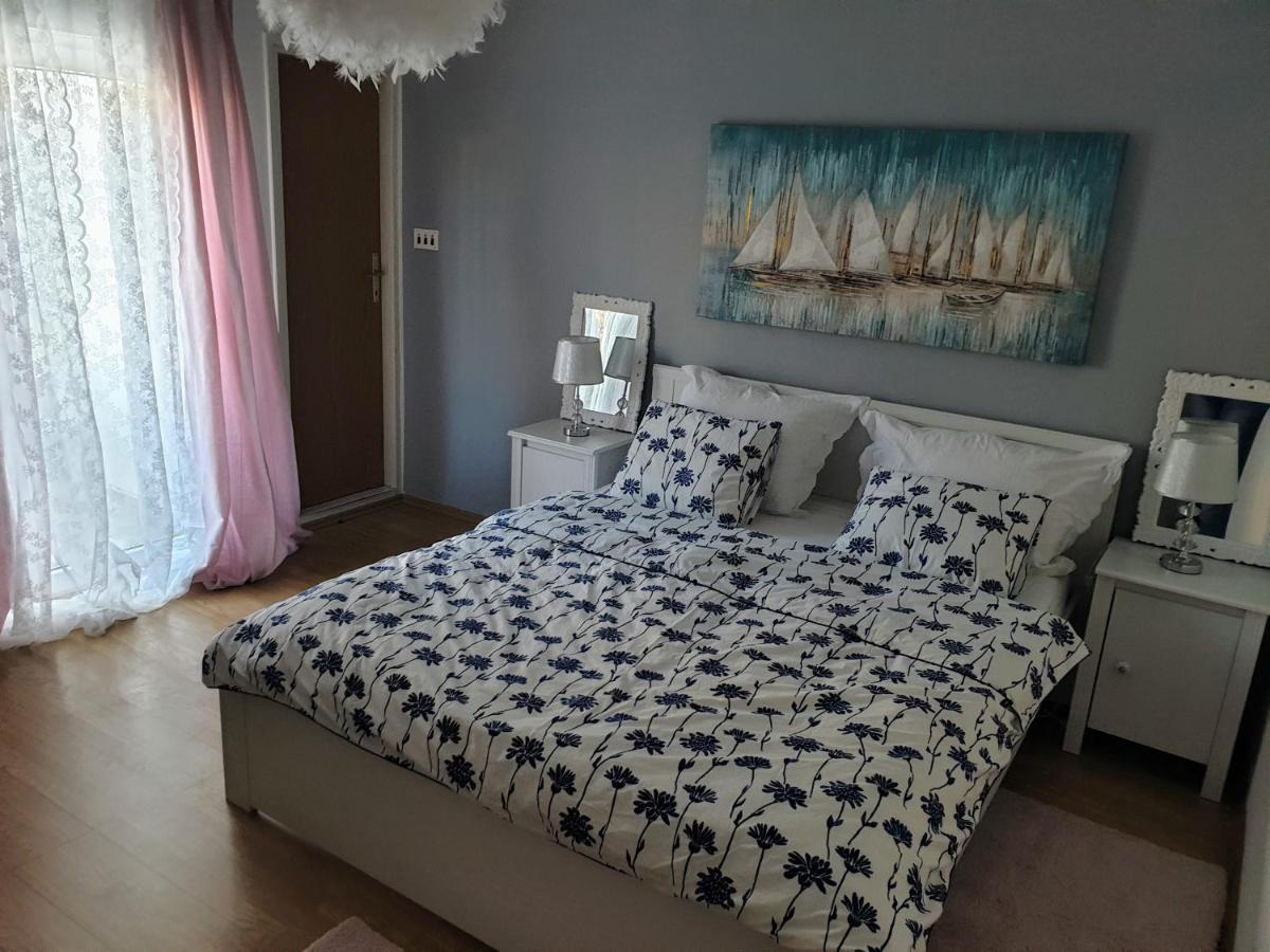 Apartments Mare Банёл Экстерьер фото