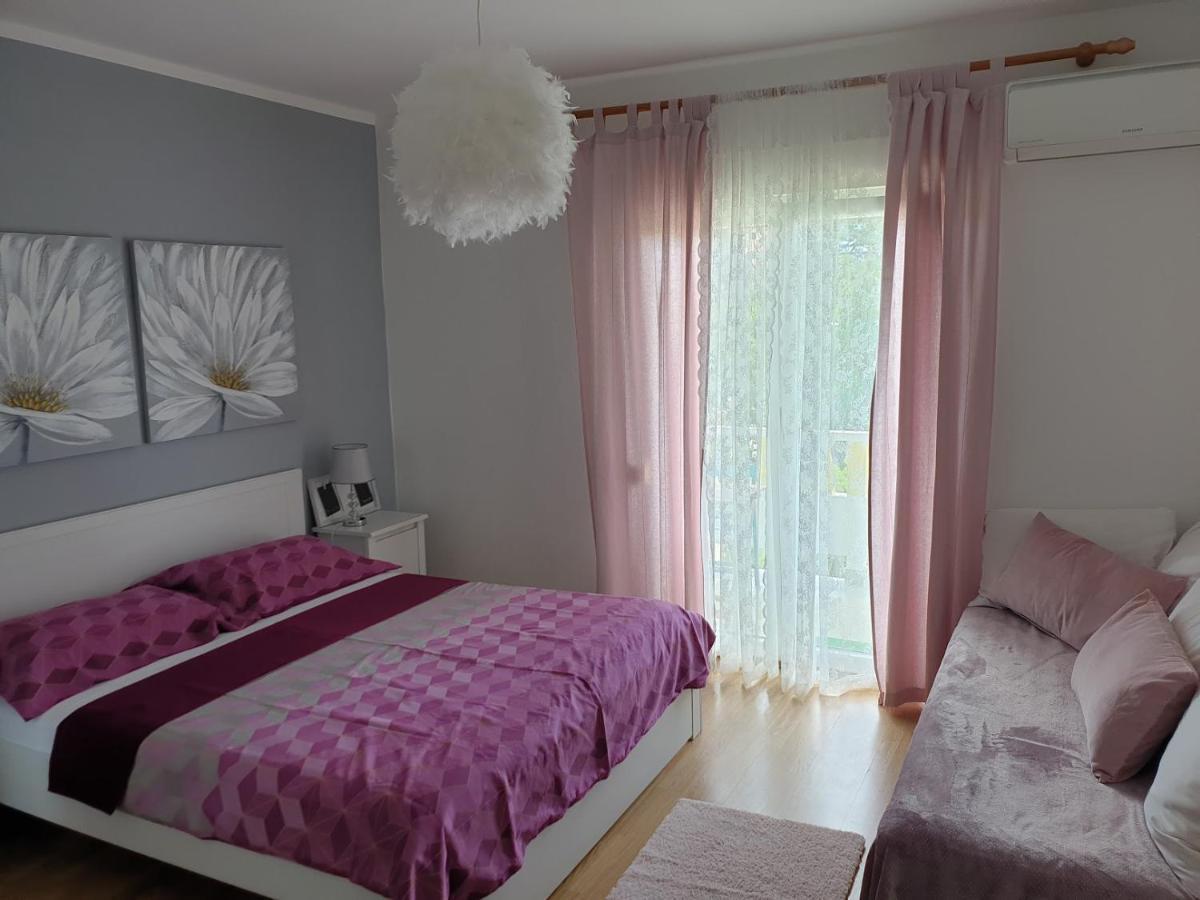 Apartments Mare Банёл Экстерьер фото