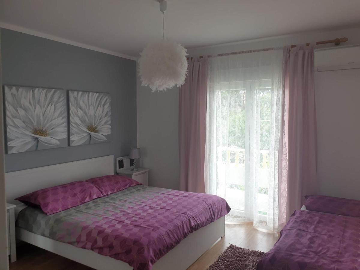 Apartments Mare Банёл Экстерьер фото