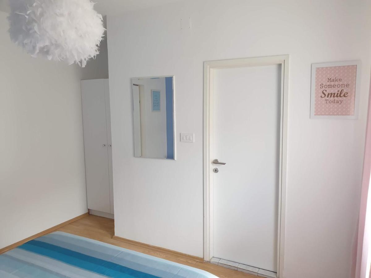 Apartments Mare Банёл Экстерьер фото