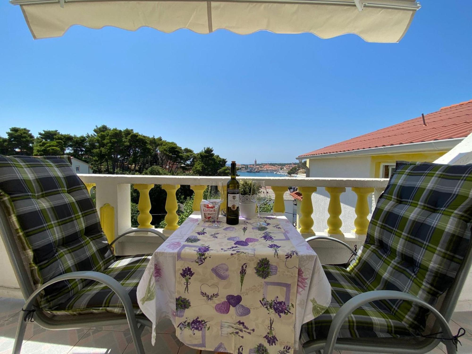 Apartments Mare Банёл Экстерьер фото